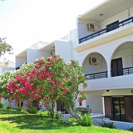 Debby Apartments เอียลิซอส ภายนอก รูปภาพ
