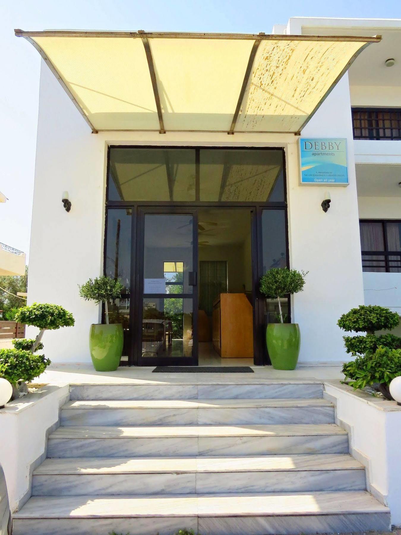 Debby Apartments เอียลิซอส ภายนอก รูปภาพ