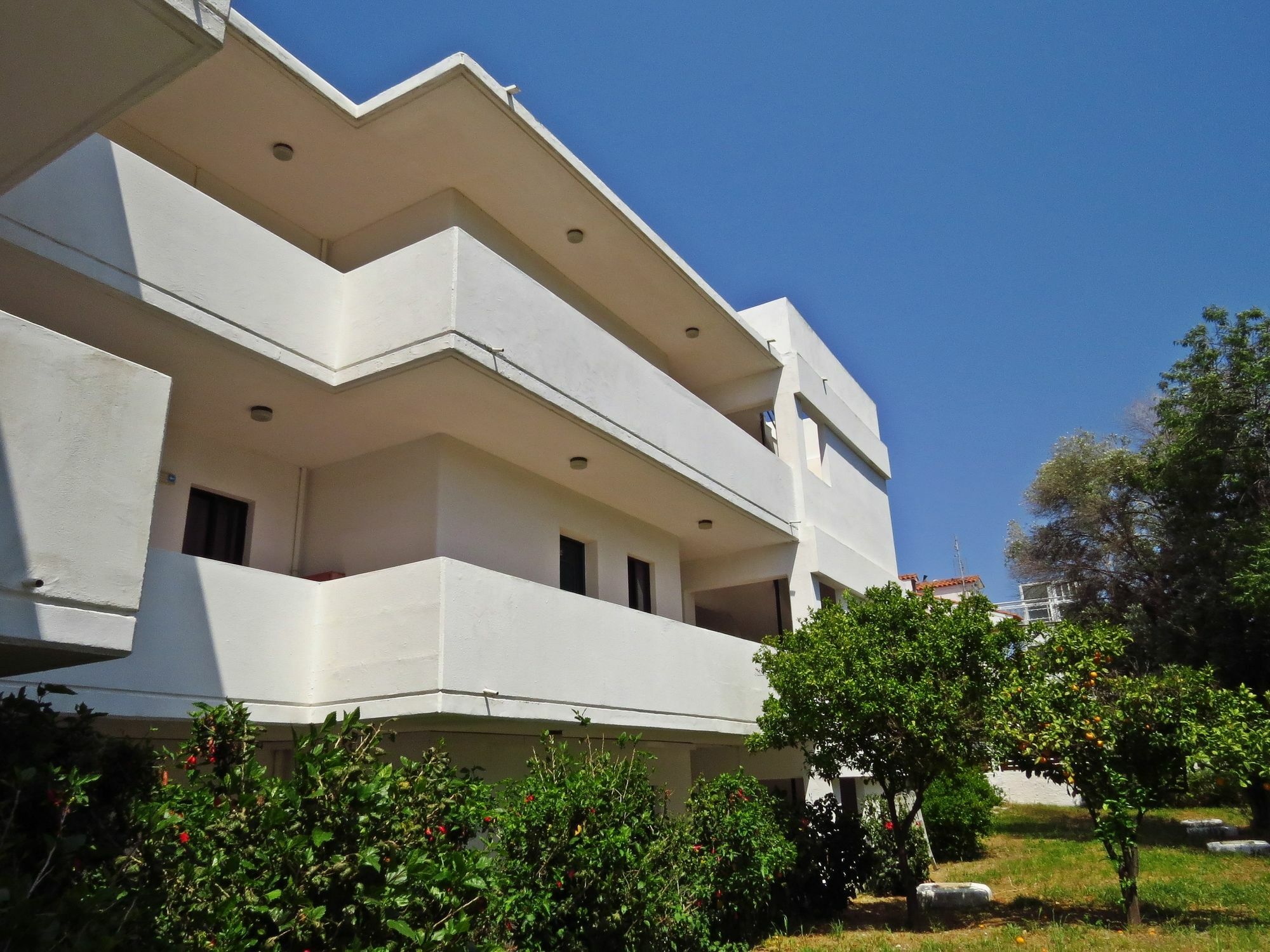 Debby Apartments เอียลิซอส ภายนอก รูปภาพ