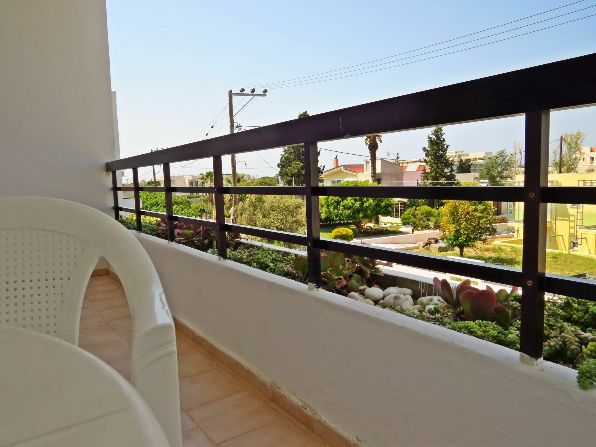 Debby Apartments เอียลิซอส ภายนอก รูปภาพ