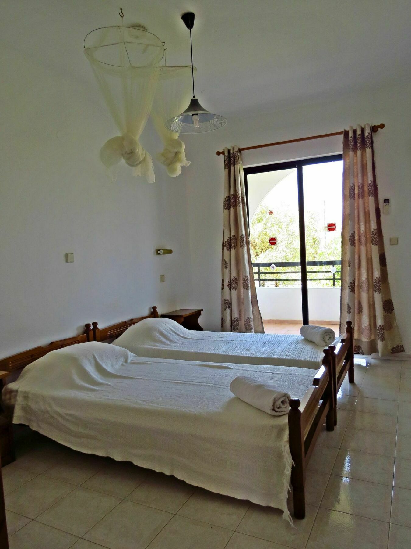 Debby Apartments เอียลิซอส ภายนอก รูปภาพ